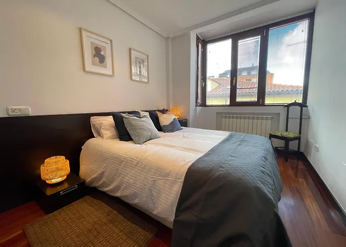 Atuaire Home Vivienda B Luminosa Parking Incluido En Plena Calle Comercial