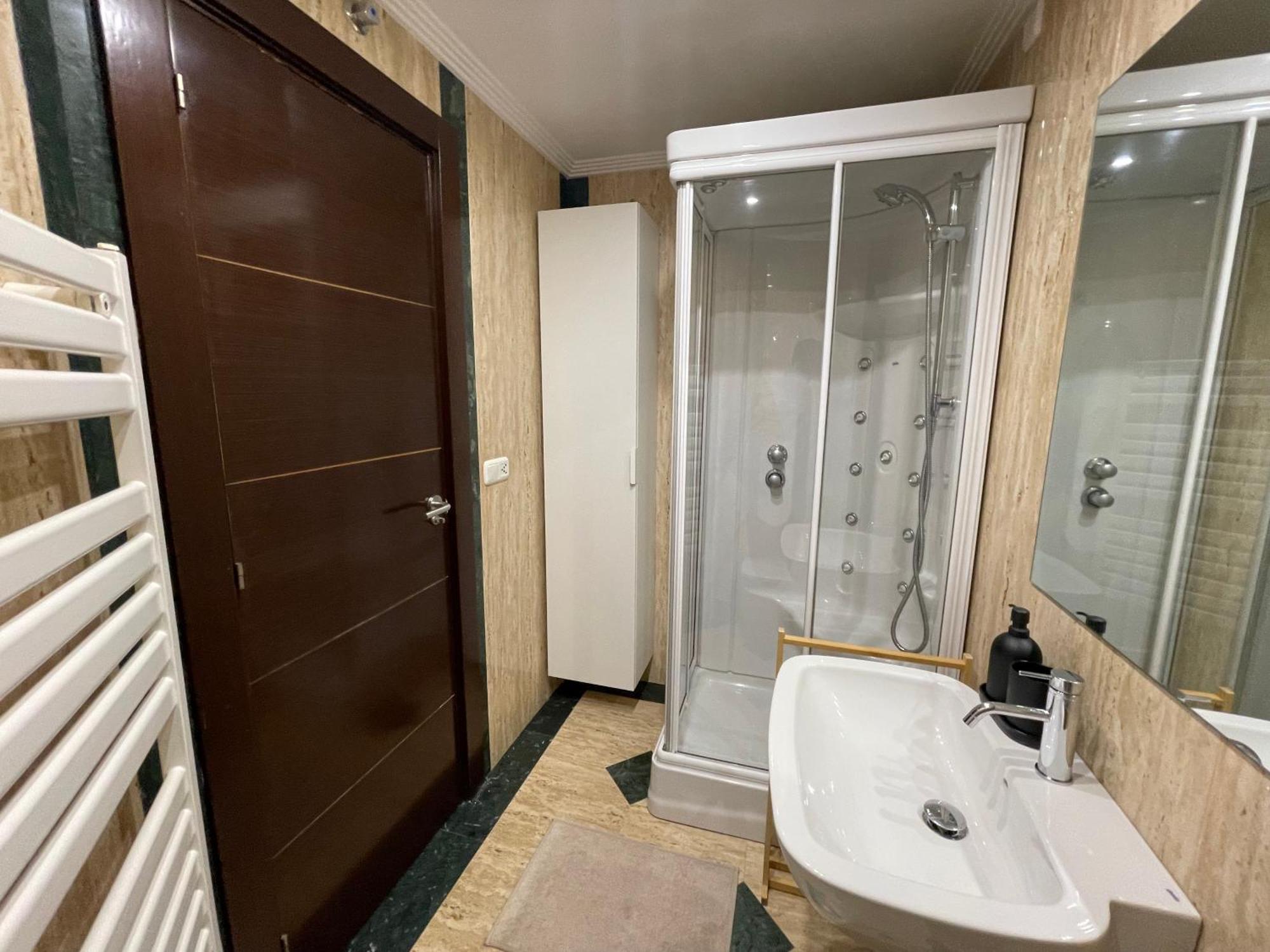 Atuaire Vivienda B Luminosa Parking Incluido En Plena Calle Comercial Appartamento Burgo