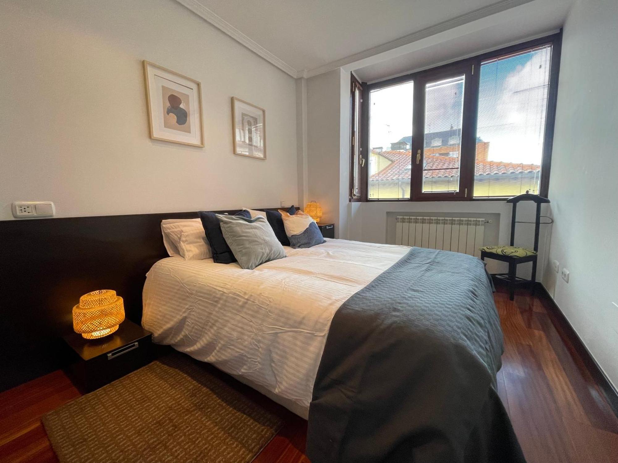 Atuaire Vivienda B Luminosa Parking Incluido En Plena Calle Comercial